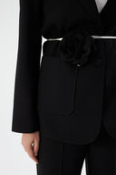 Çiçek Detaylı Siyah Kadın Blazer Ceket ve Geniş Paça Pantolon